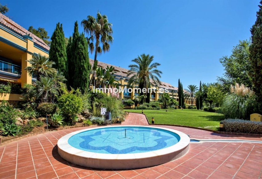 Resale - Apartment - Marbella - Bahía de Marbella
