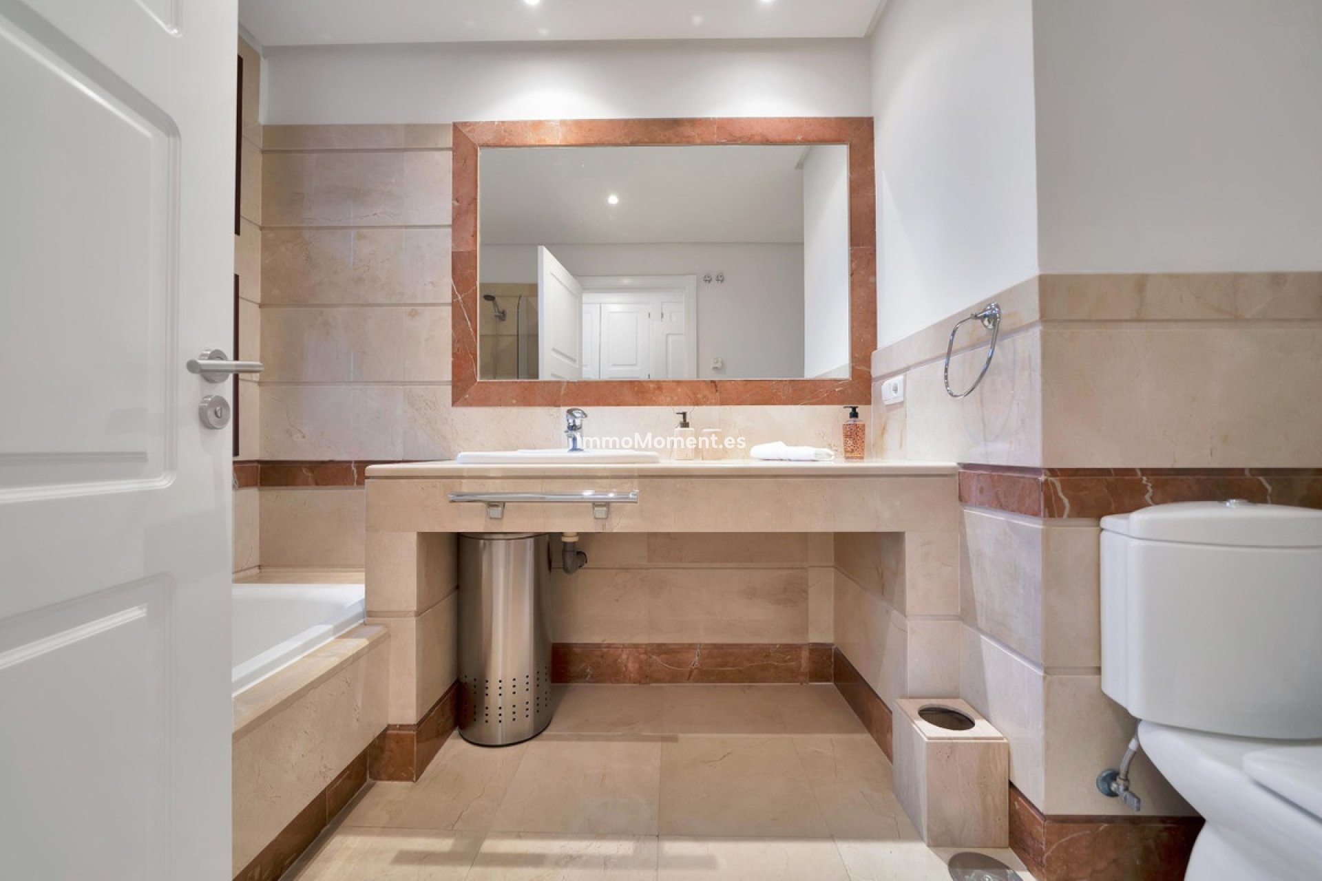 Resale - Apartment - Marbella - Bahía de Marbella