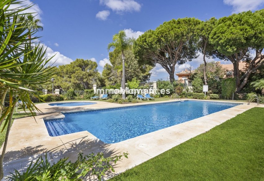 Resale - Apartment - Marbella - Cabopino