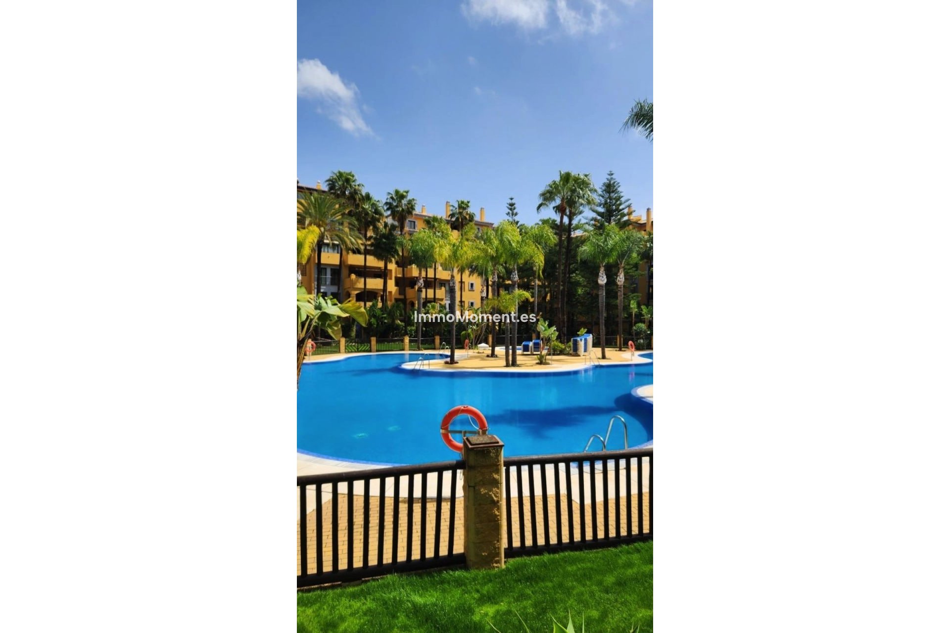 Resale - Apartment - Marbella - Cortijo Blanco