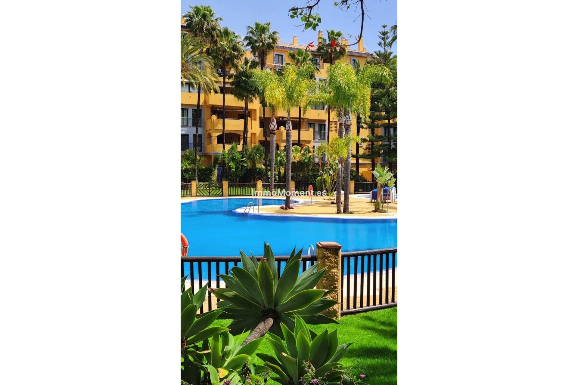 Resale - Apartment - Marbella - Cortijo Blanco