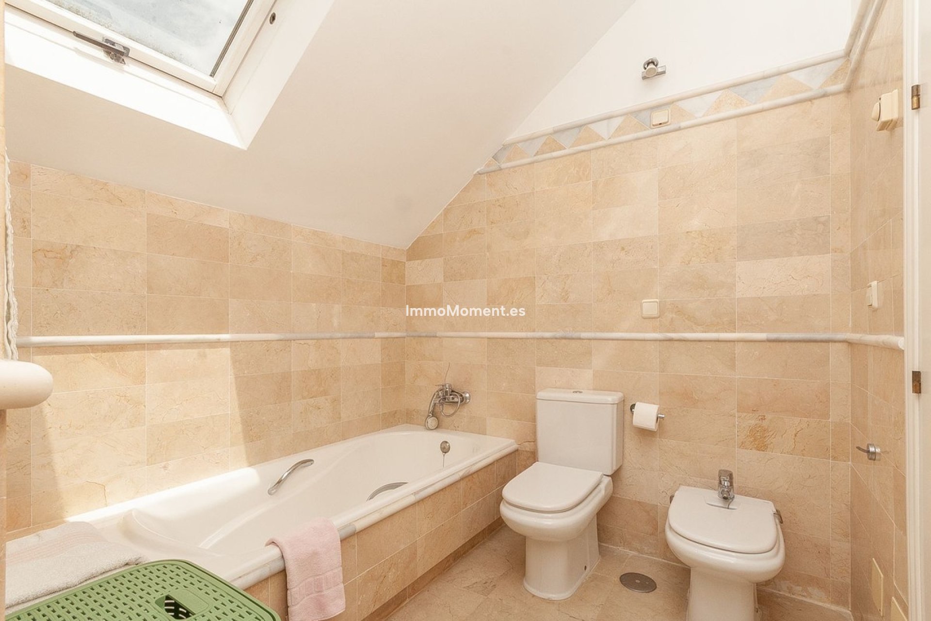 Resale - Apartment - Marbella - Elviria