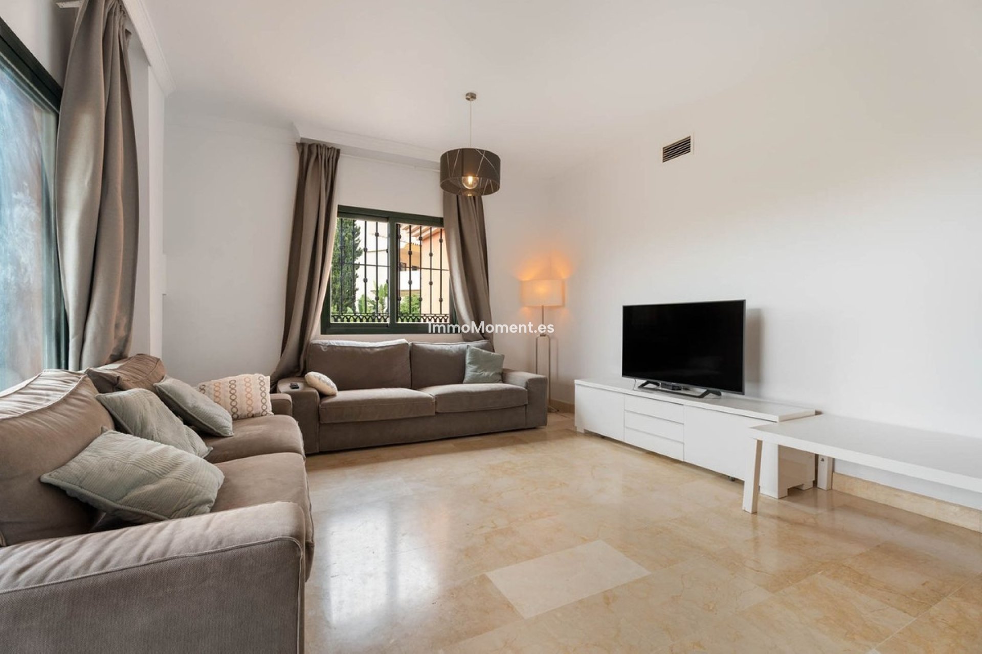 Resale - Apartment - Marbella - Elviria