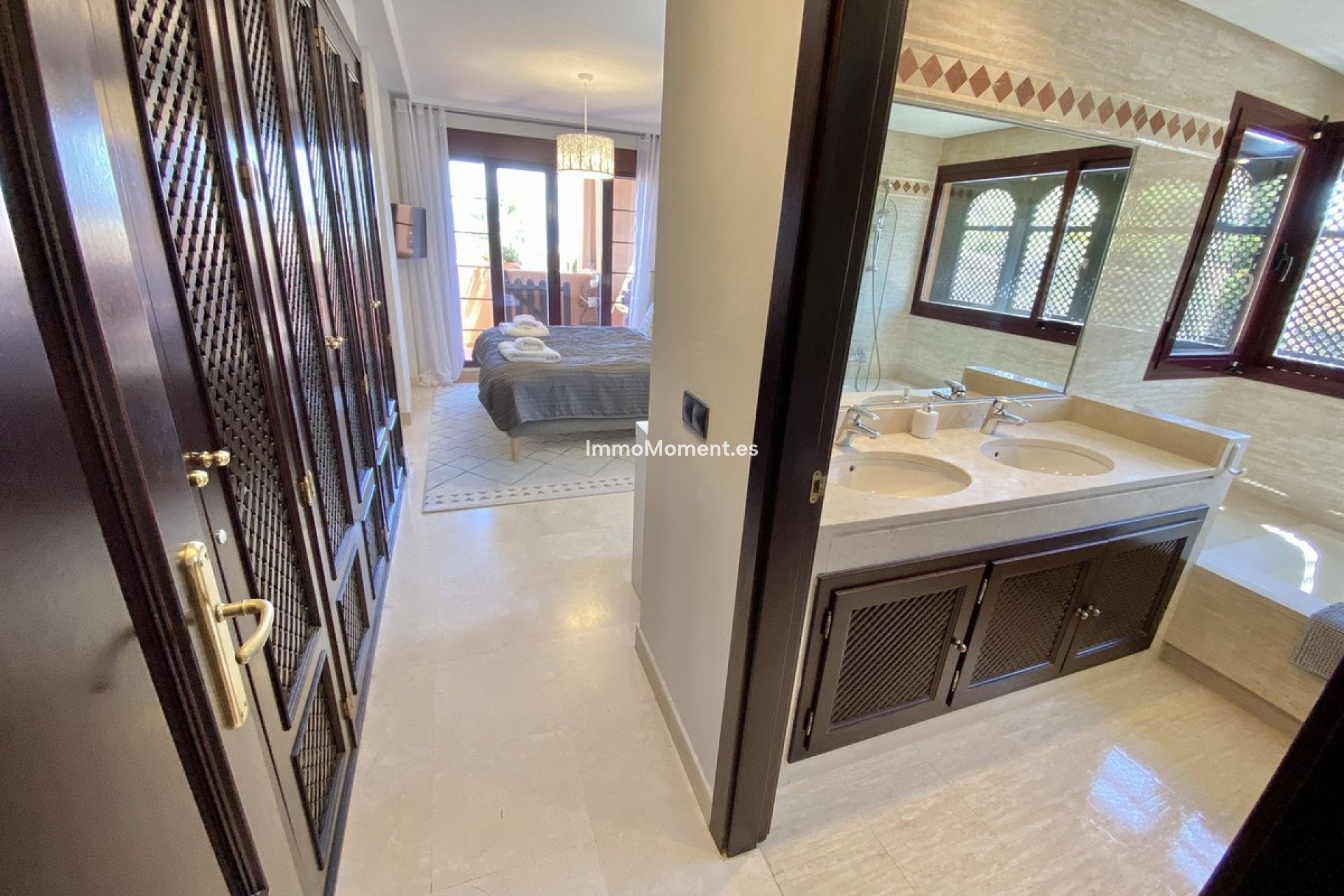 Resale - Apartment - Marbella - Elviria