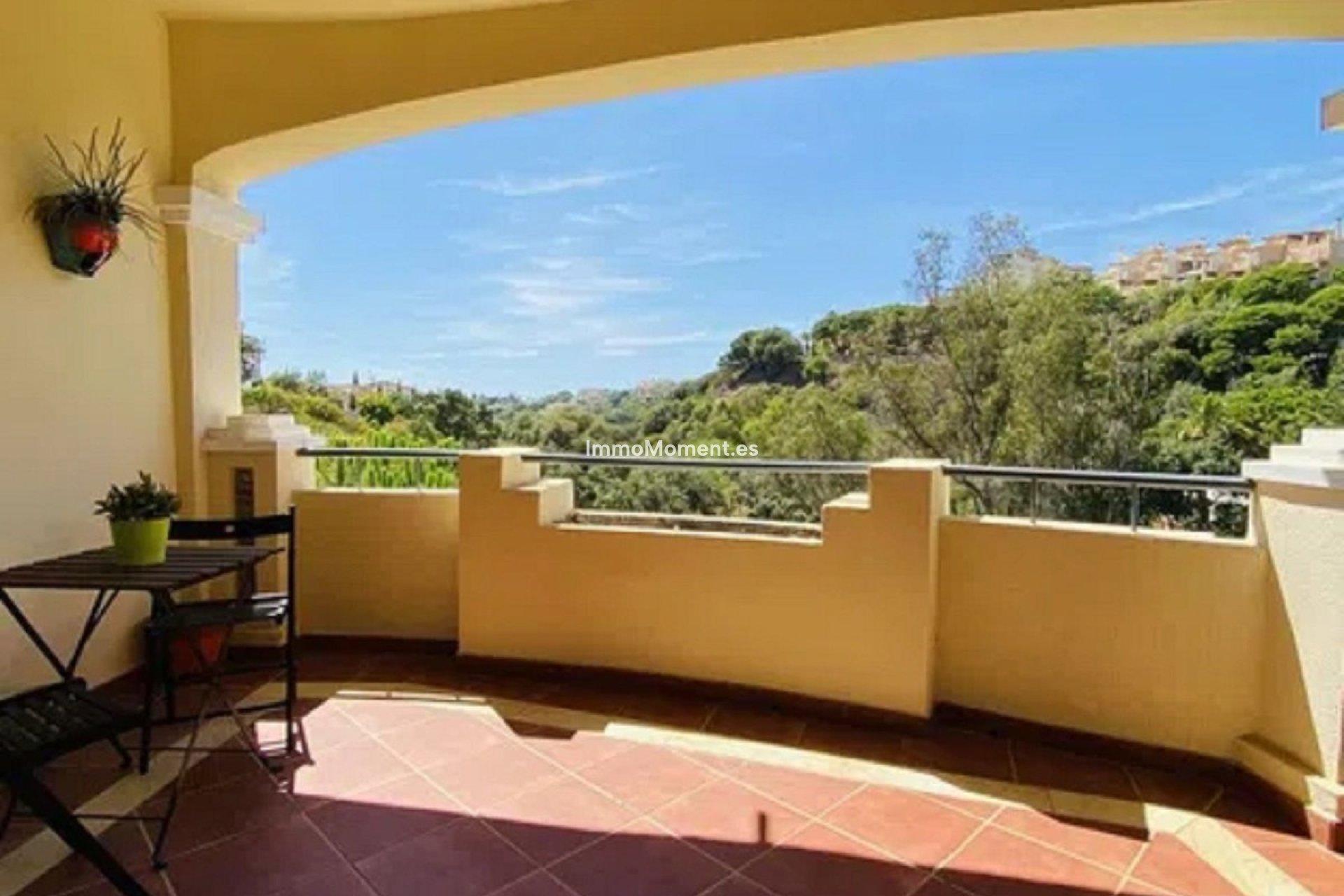 Resale - Apartment - Marbella - Elviria