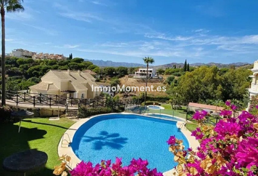 Resale - Apartment - Marbella - Elviria