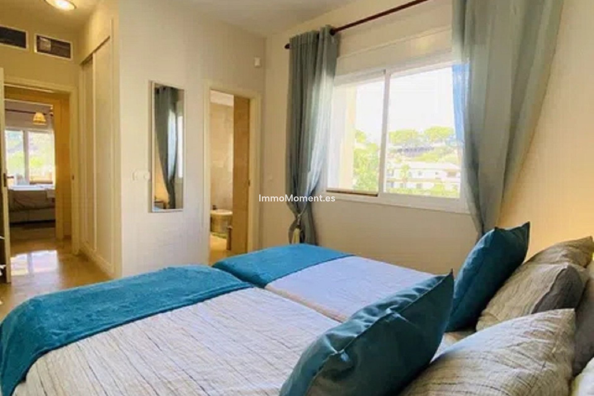 Resale - Apartment - Marbella - Elviria