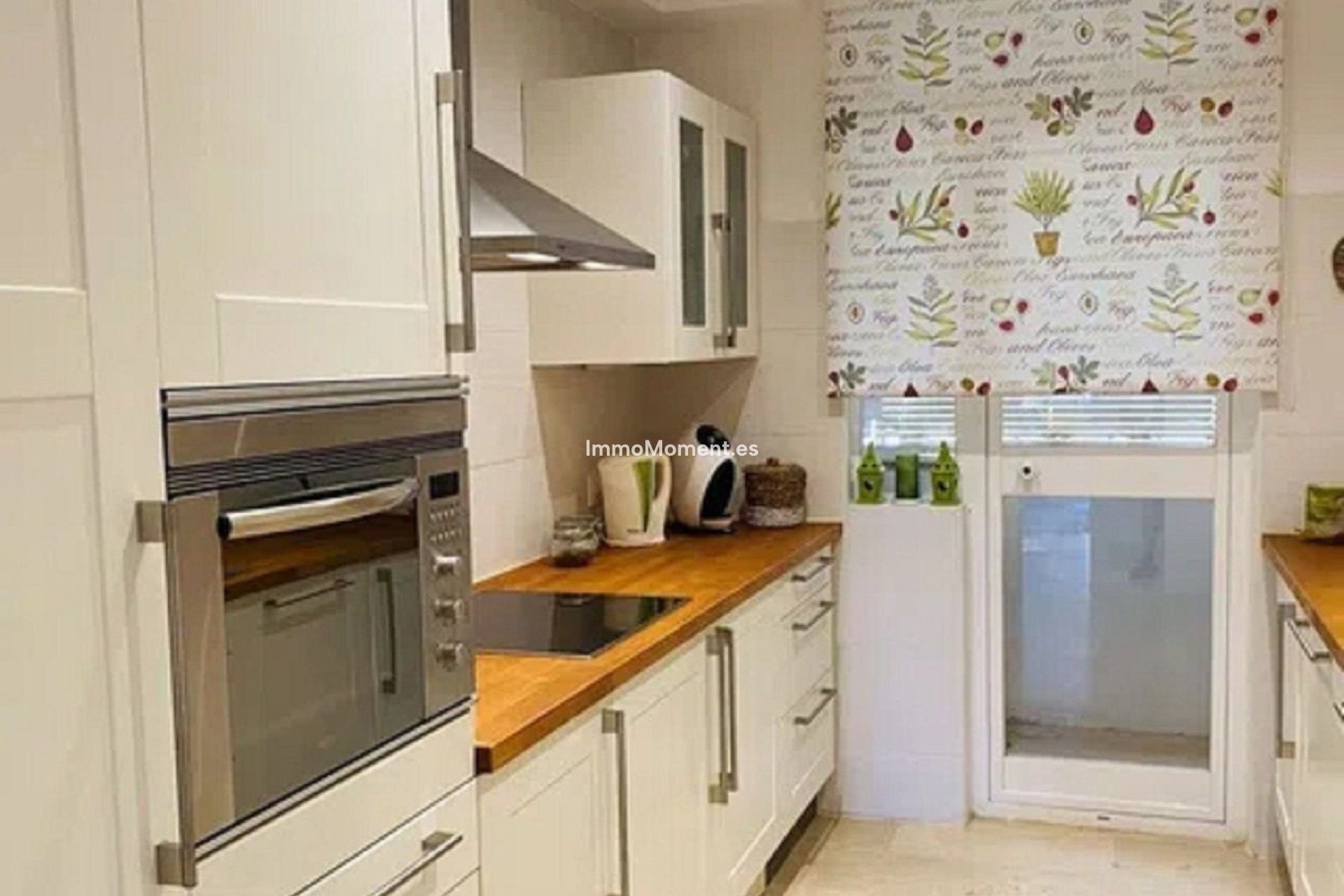 Resale - Apartment - Marbella - Elviria