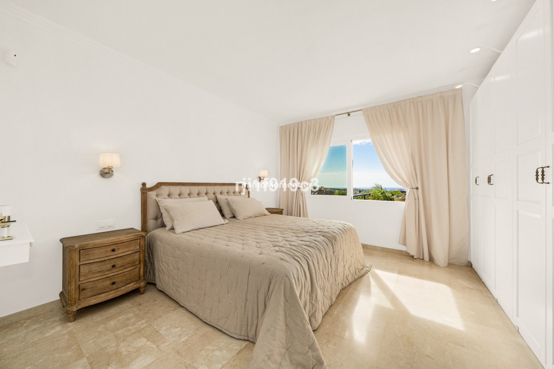 Resale - Apartment - Marbella - Elviria