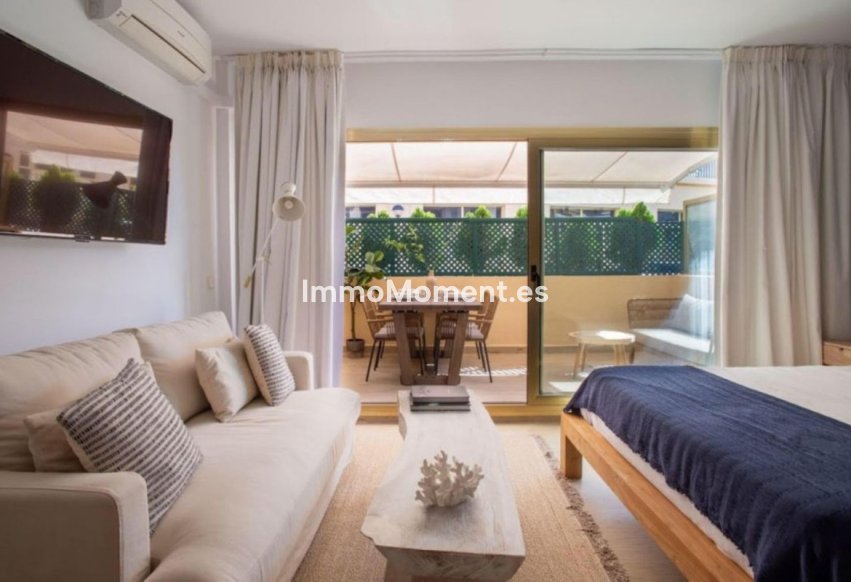 Resale - Apartment - Marbella - Elviria
