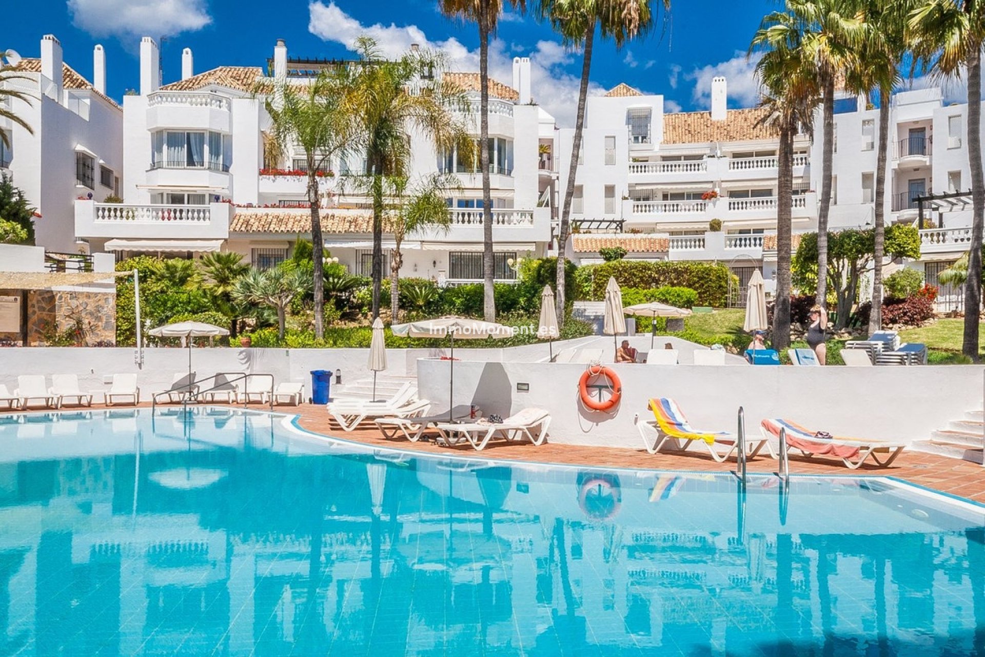 Resale - Apartment - Marbella - Elviria