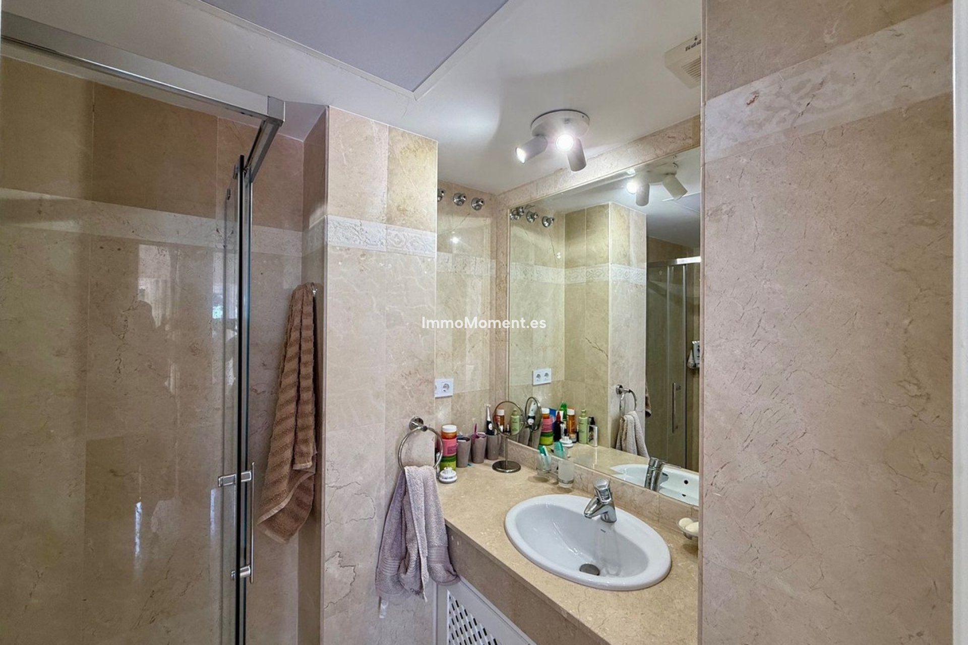 Resale - Apartment - Marbella - Elviria