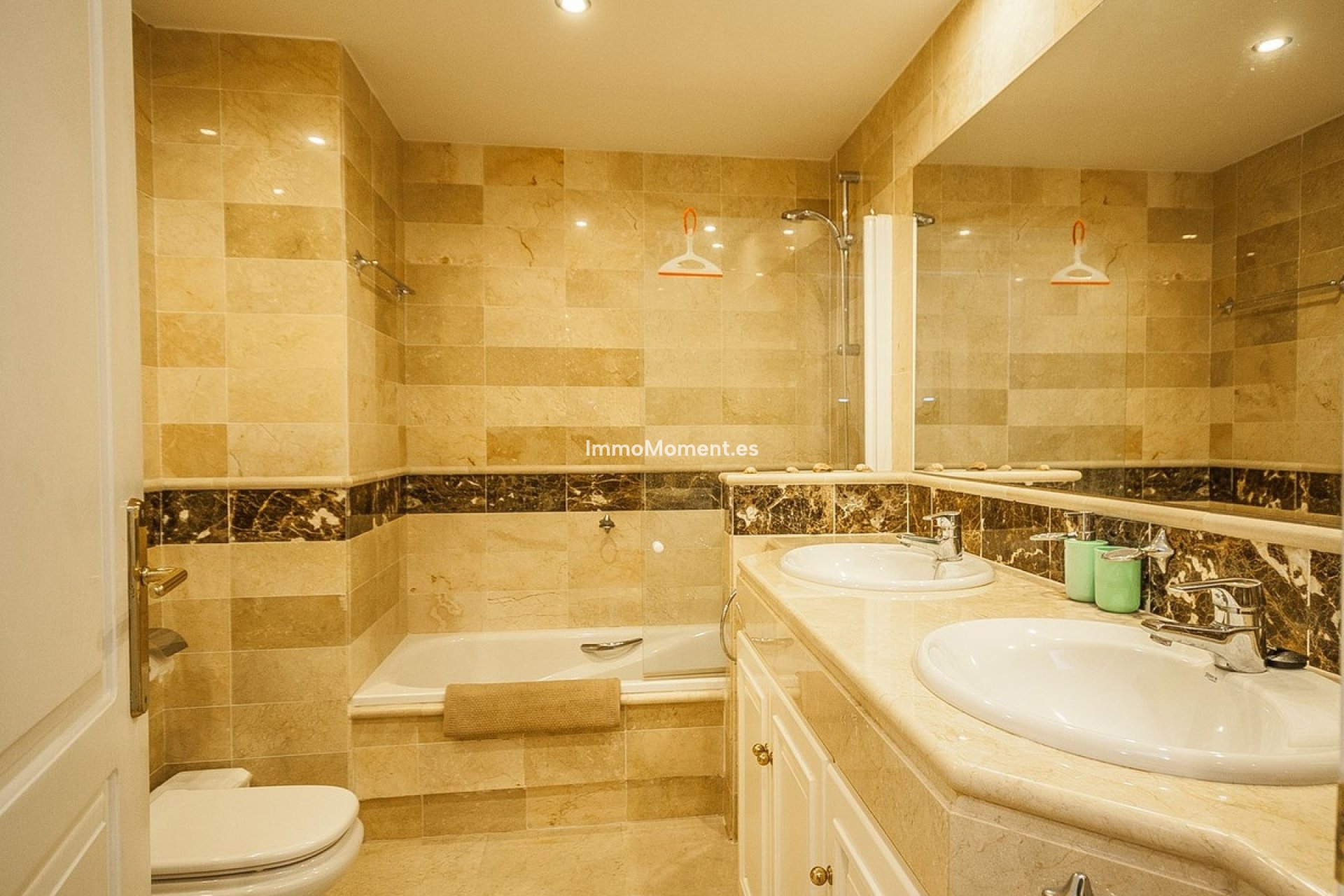 Resale - Apartment - Marbella - Elviria
