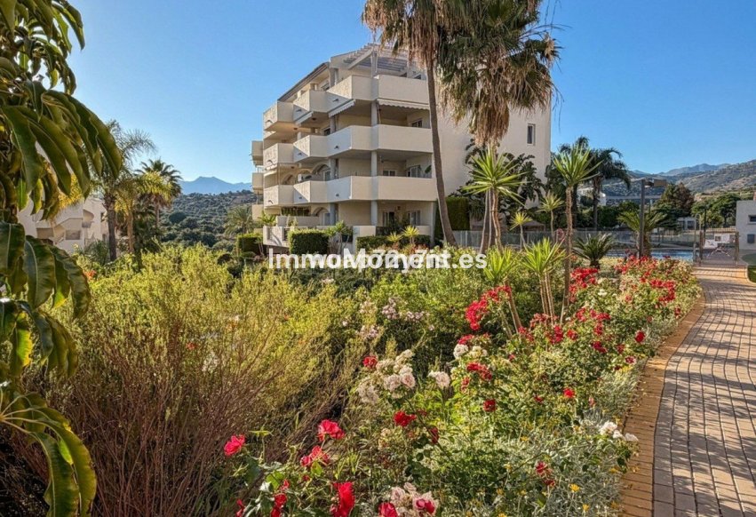 Resale - Apartment - Marbella - Elviria