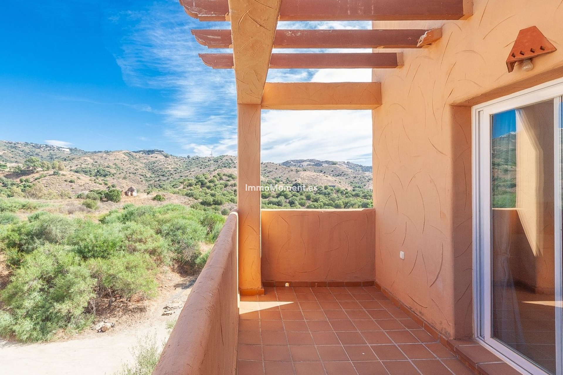 Resale - Apartment - Marbella - Elviria