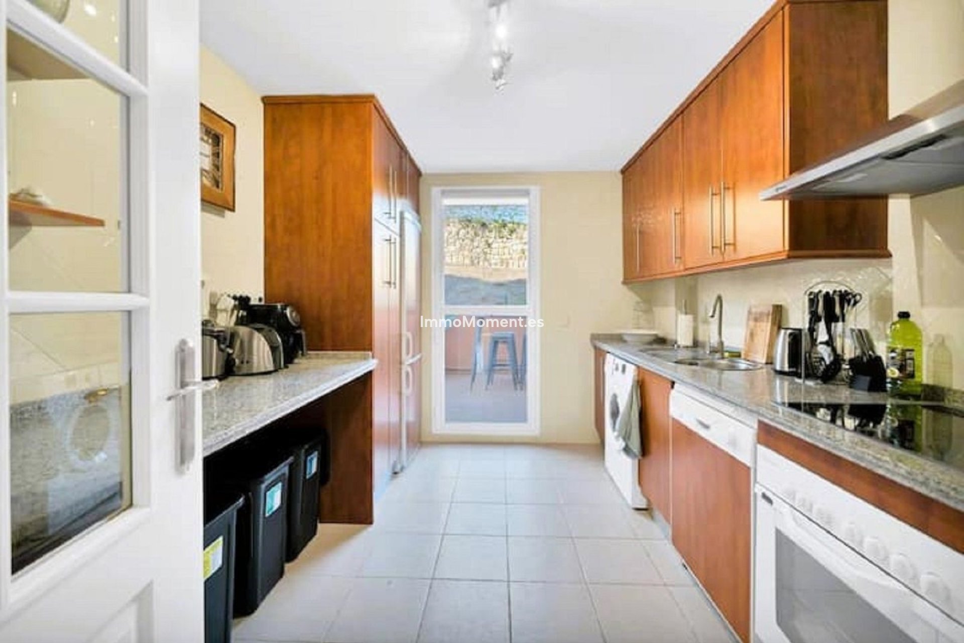 Resale - Apartment - Marbella - Elviria