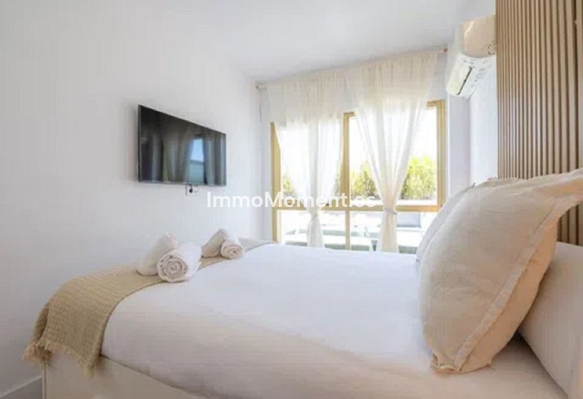 Resale - Apartment - Marbella - Elviria