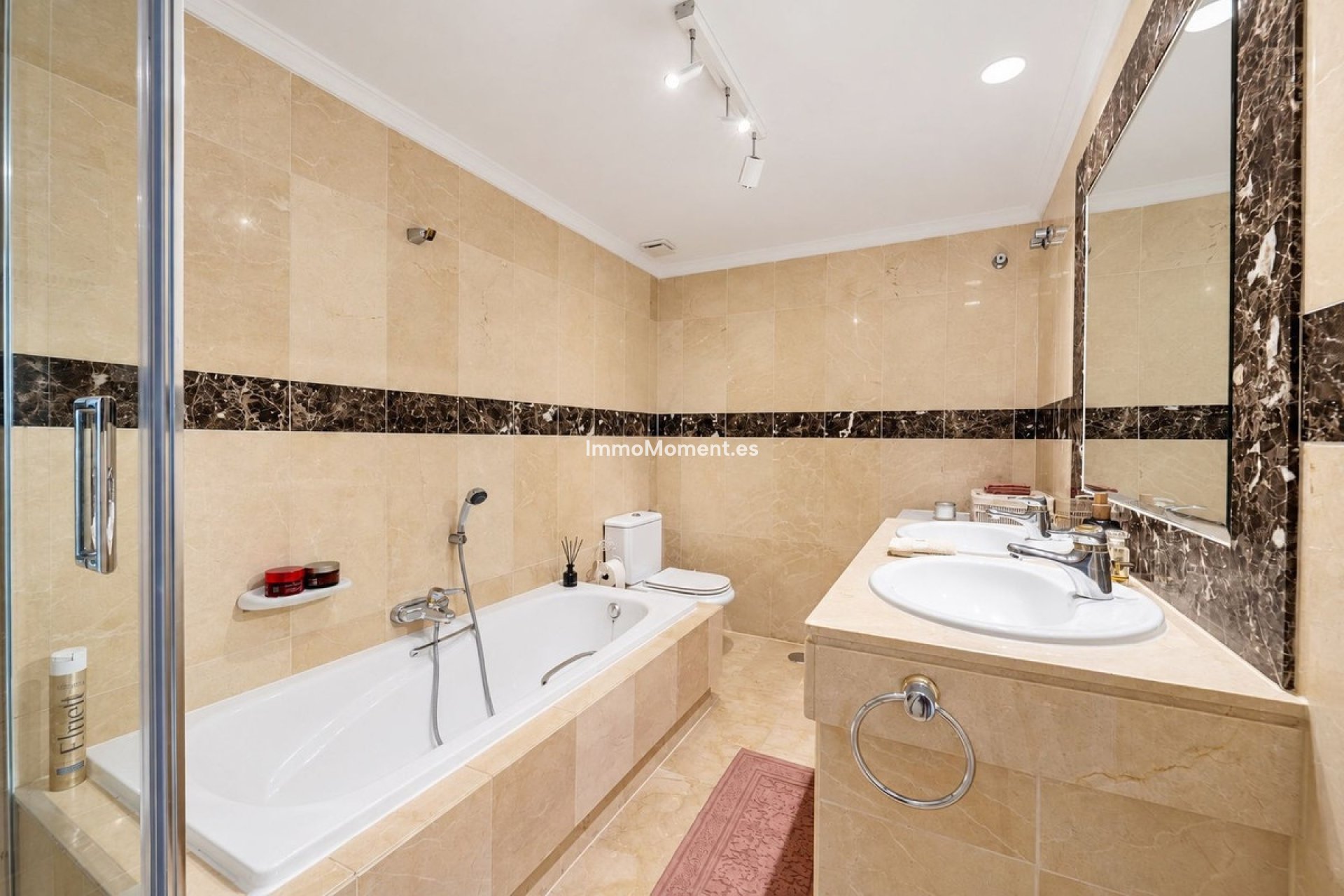 Resale - Apartment - Marbella - Elviria