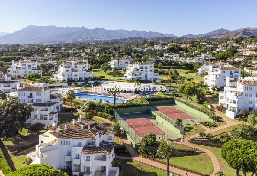 Resale - Apartment - Marbella - Elviria
