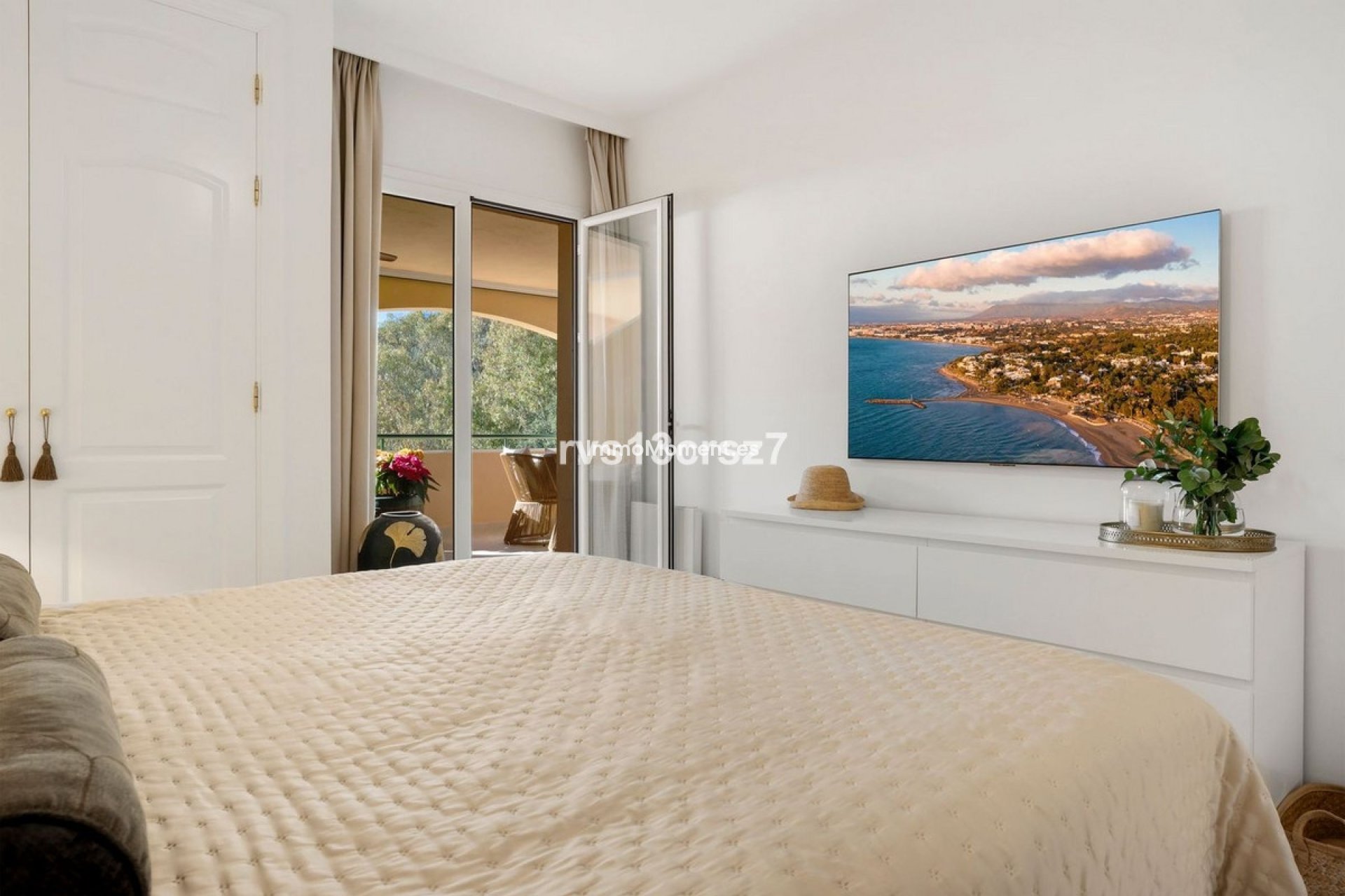 Resale - Apartment - Marbella - Elviria