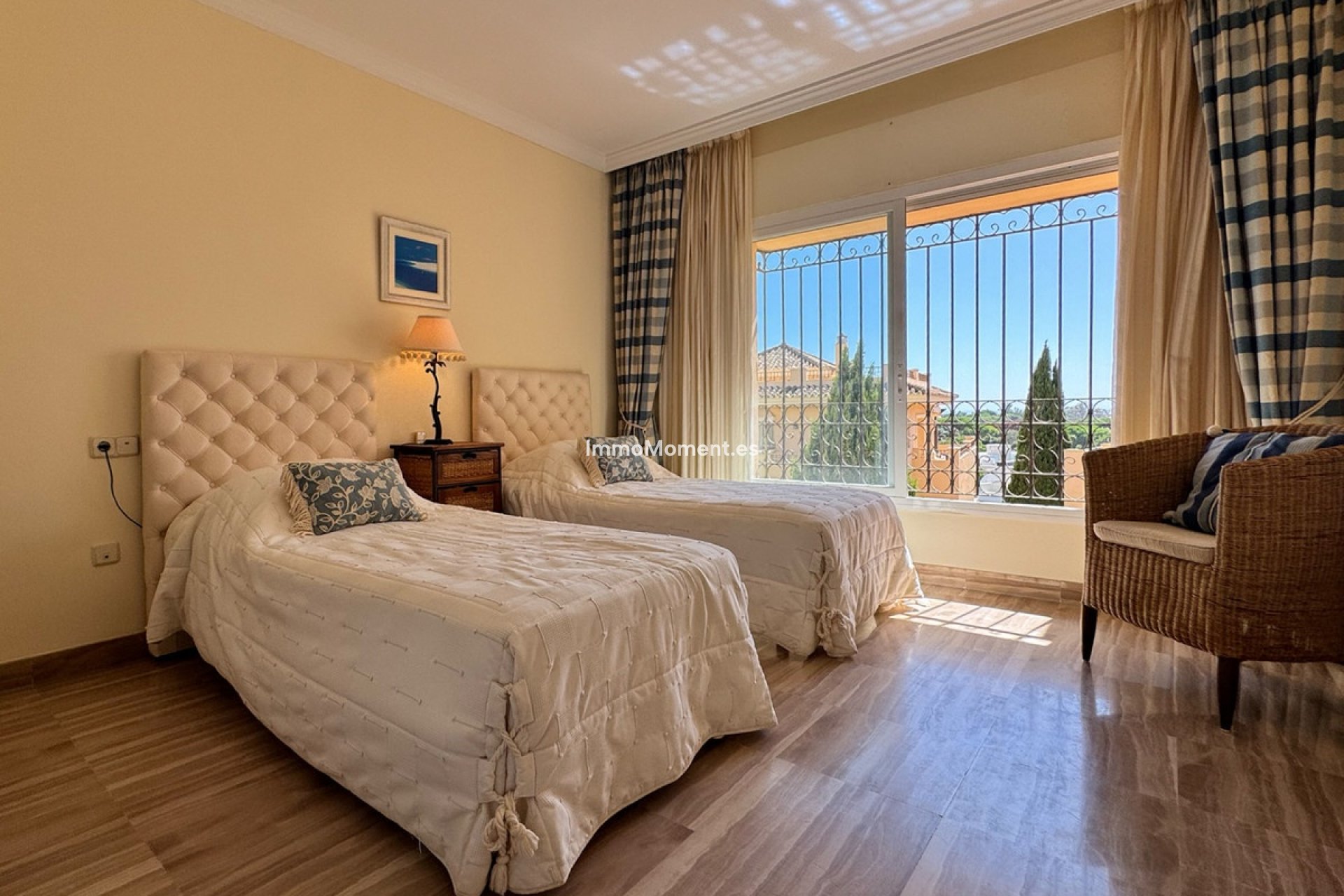 Resale - Apartment - Marbella - Elviria