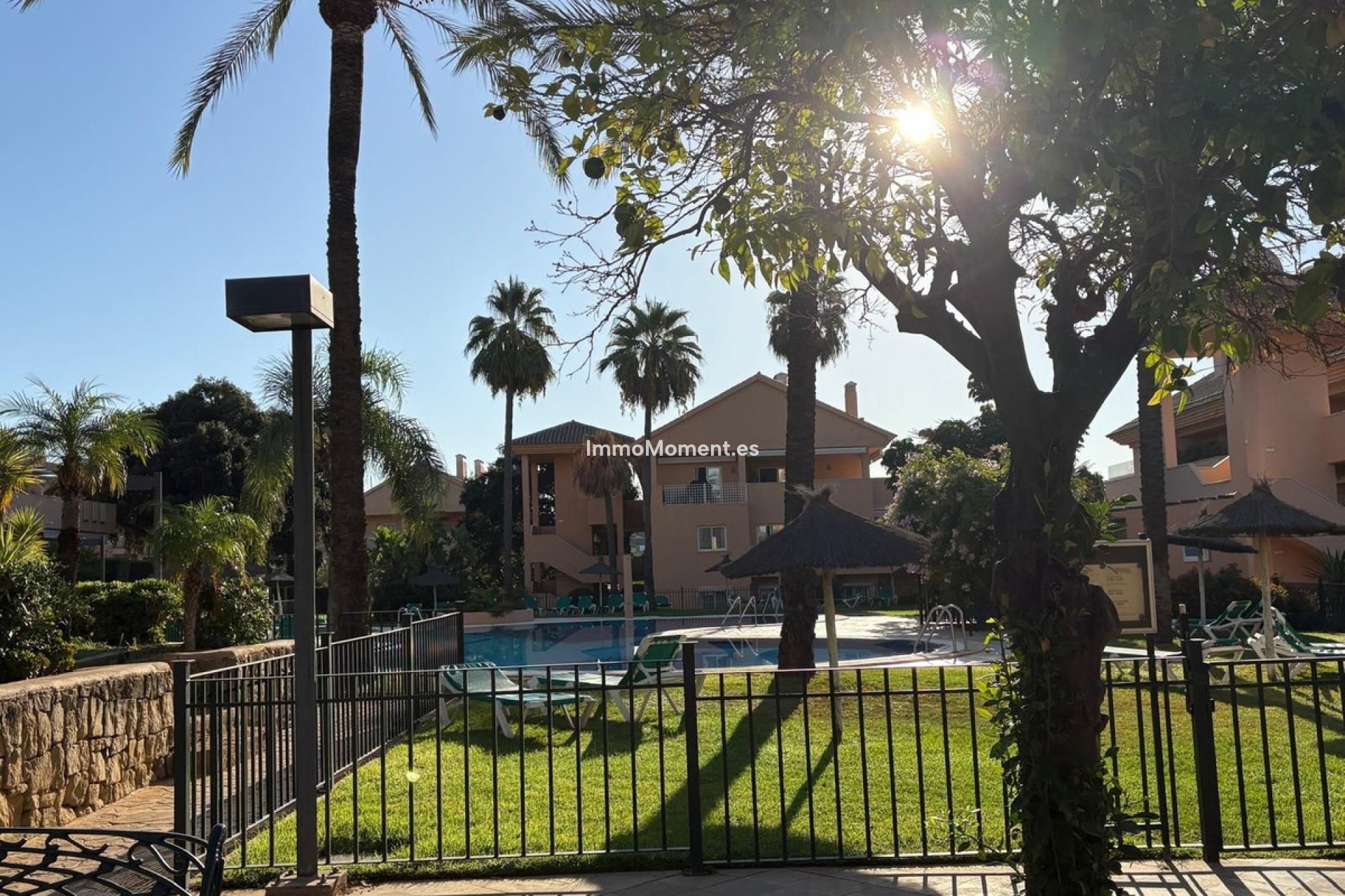 Resale - Apartment - Marbella - Elviria