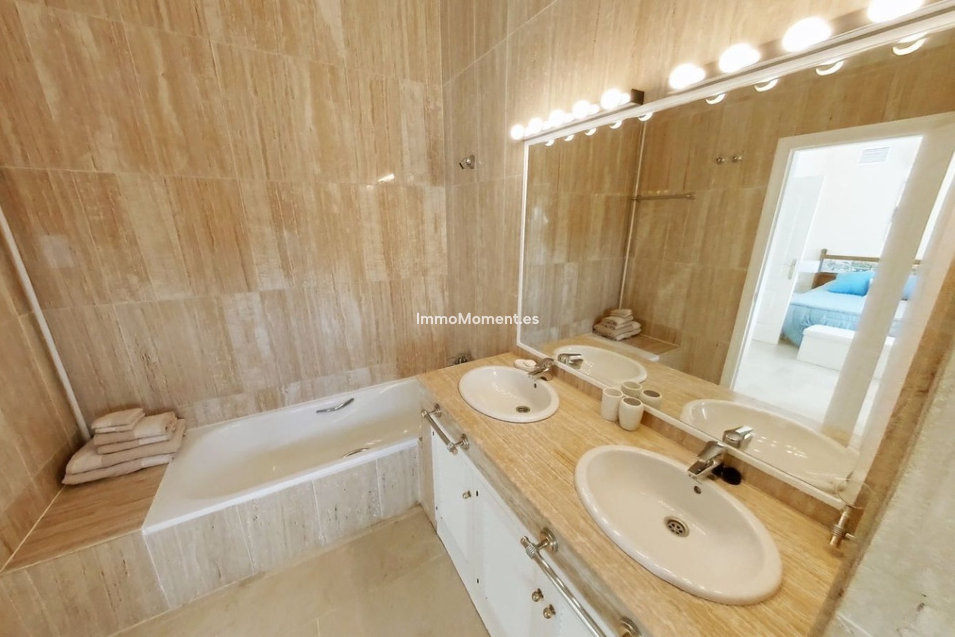 Resale - Apartment - Marbella - Elviria