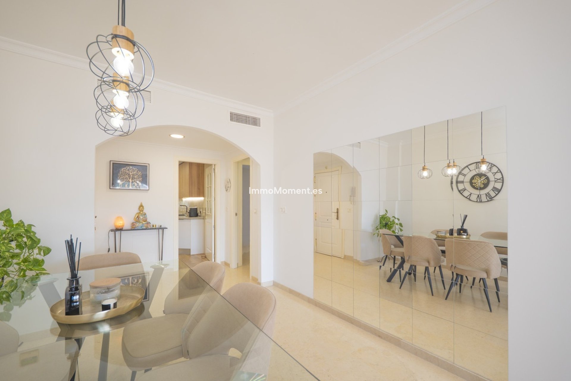 Resale - Apartment - Marbella - Elviria