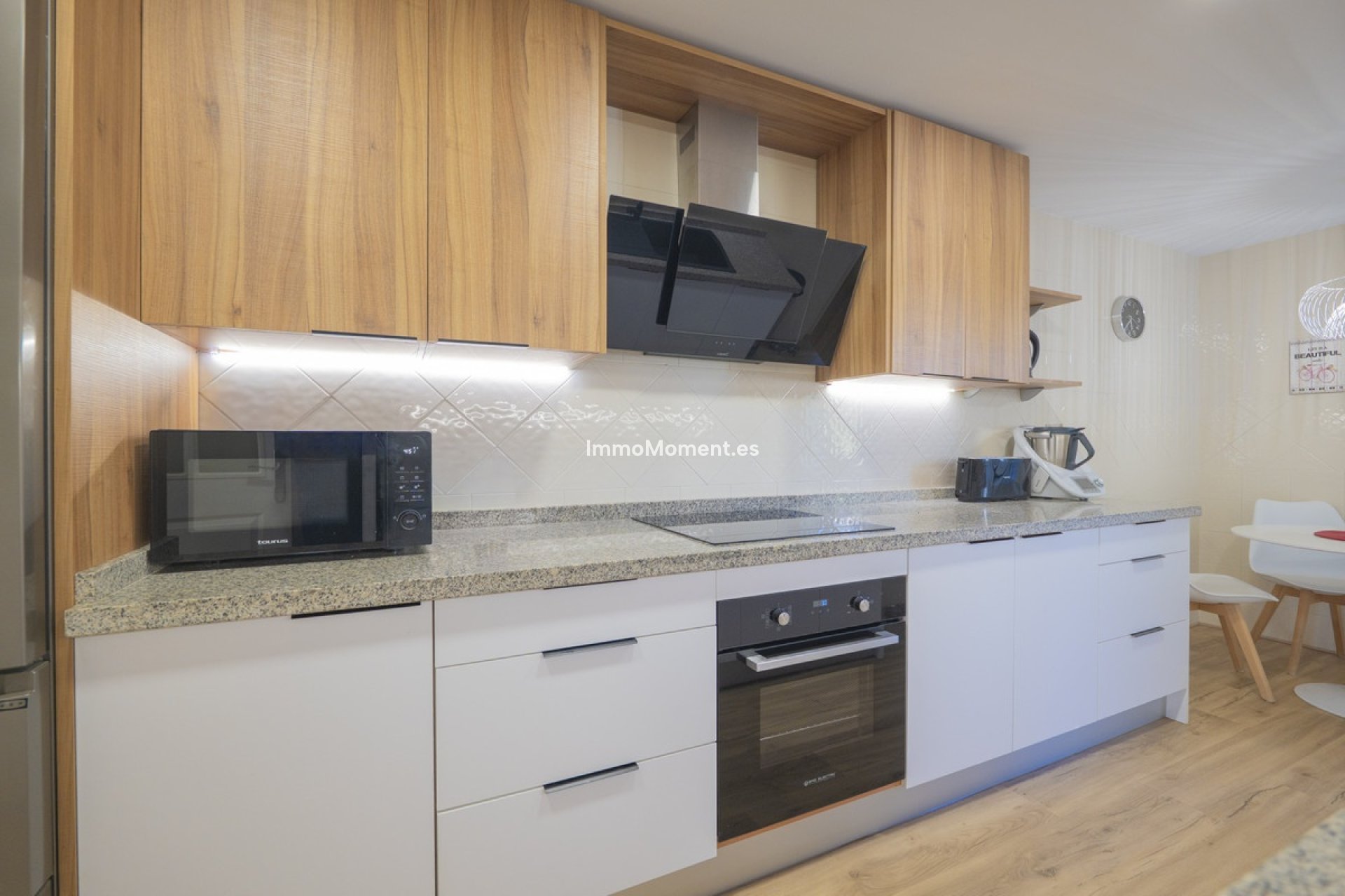 Resale - Apartment - Marbella - Elviria