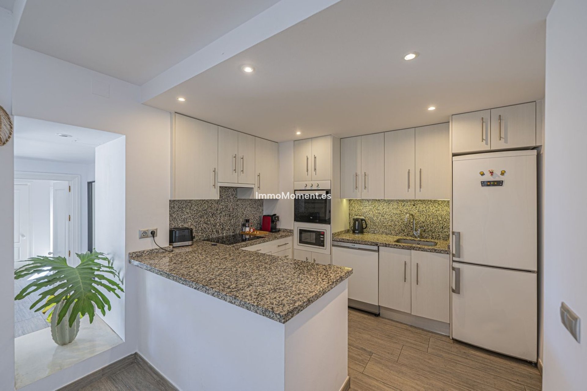 Resale - Apartment - Marbella - Elviria