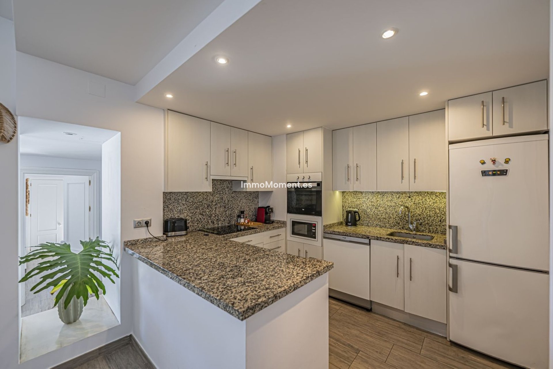 Resale - Apartment - Marbella - Elviria