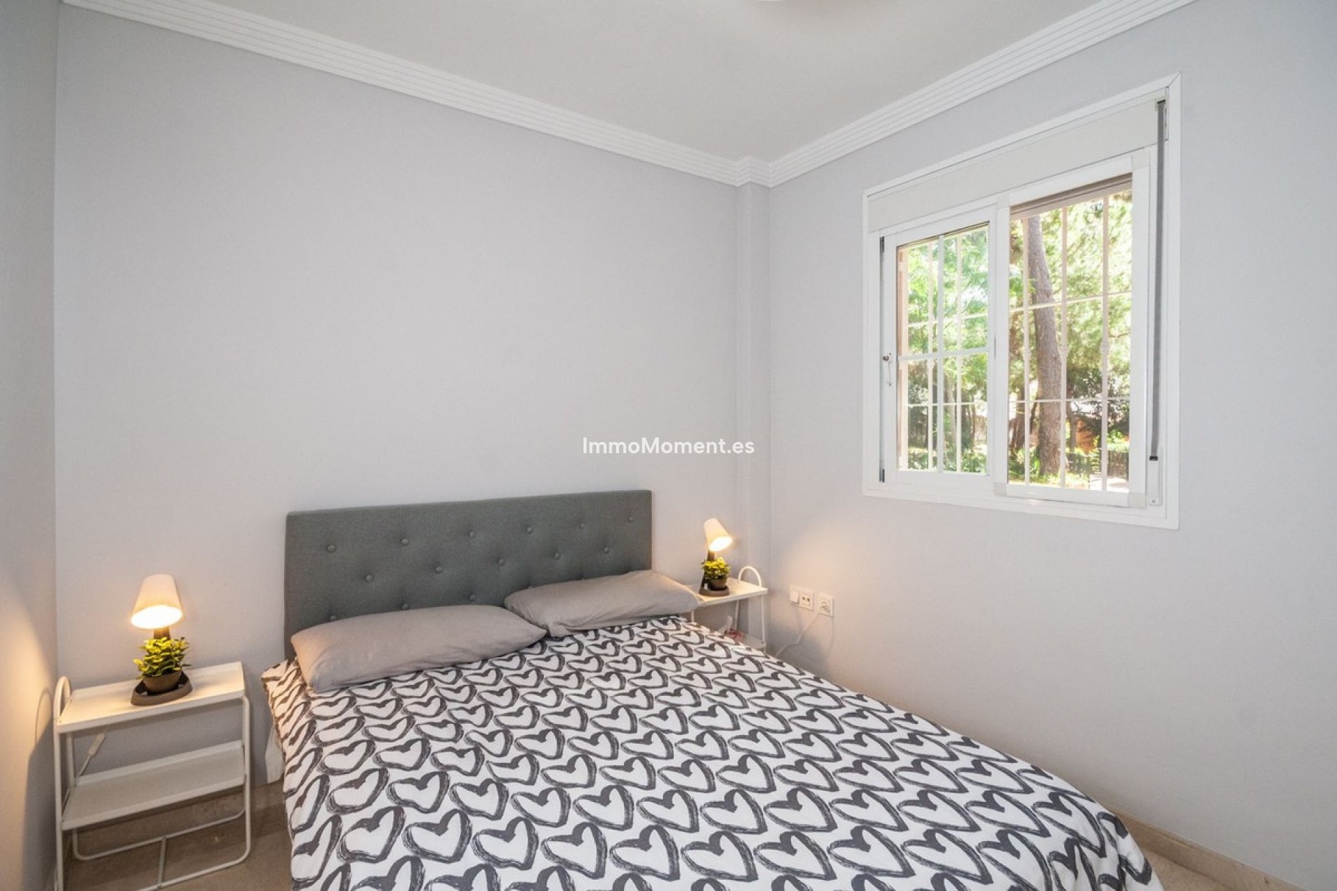 Resale - Apartment - Marbella - Elviria