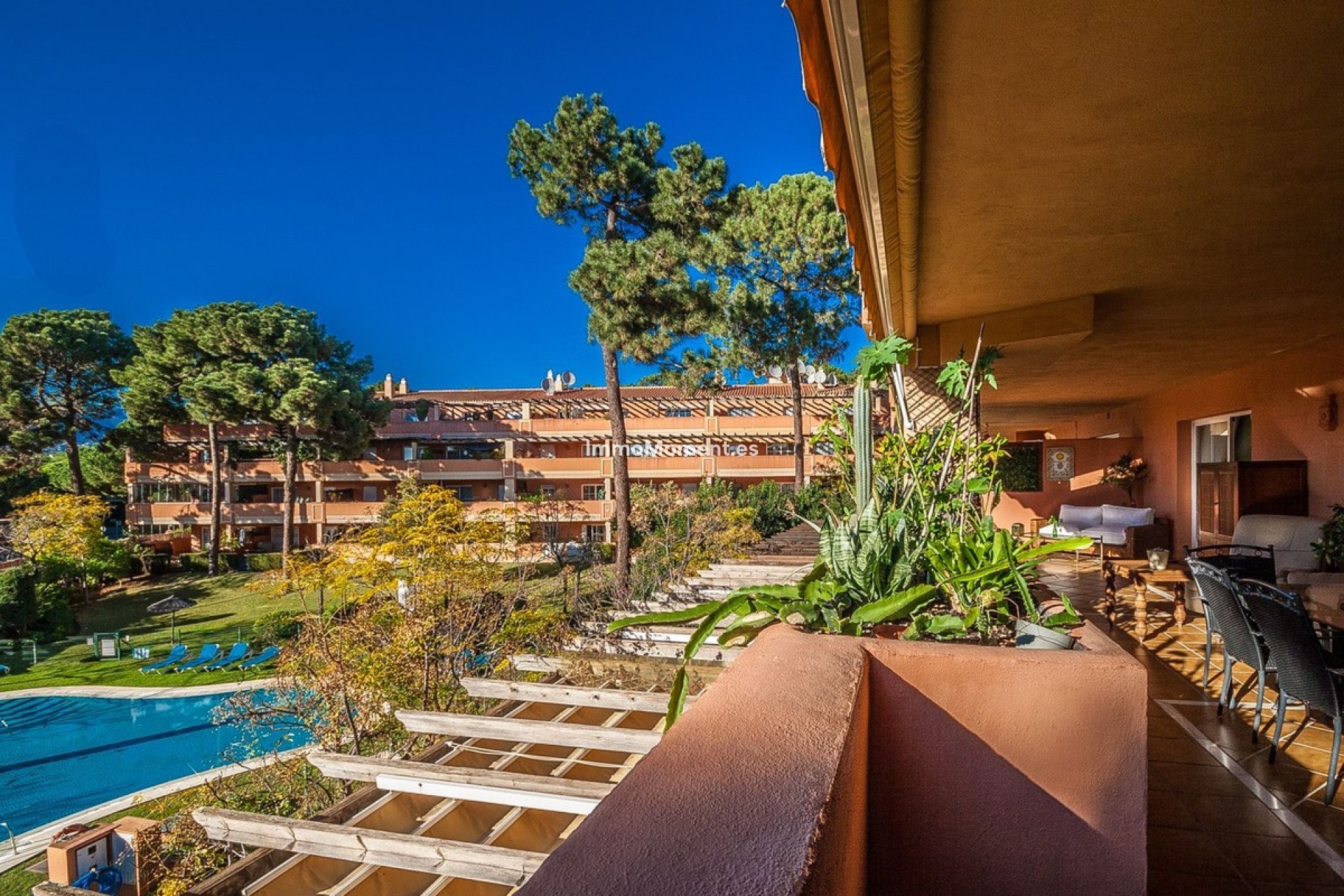 Resale - Apartment - Marbella - Elviria