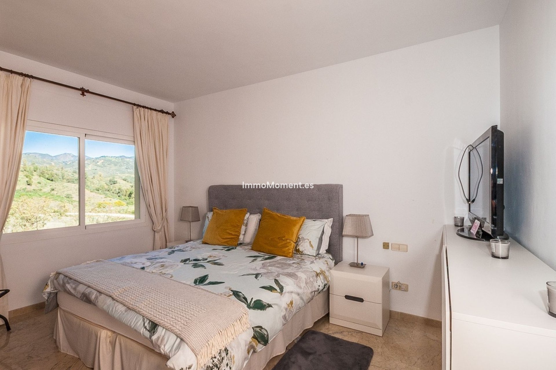 Resale - Apartment - Marbella - Elviria
