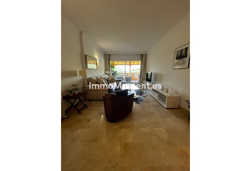 Resale - Apartment - Marbella - Elviria