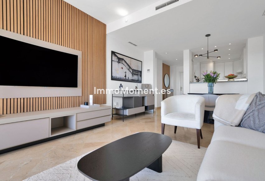 Resale - Apartment - Marbella - Elviria