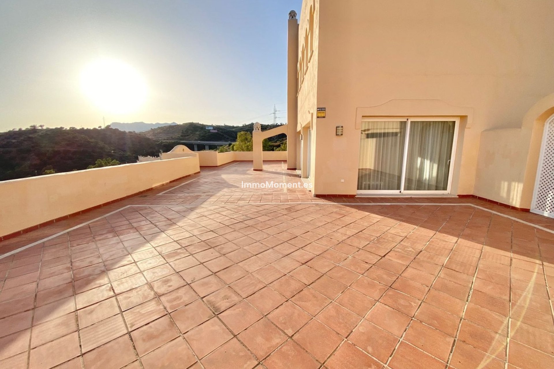 Resale - Apartment - Marbella - Elviria