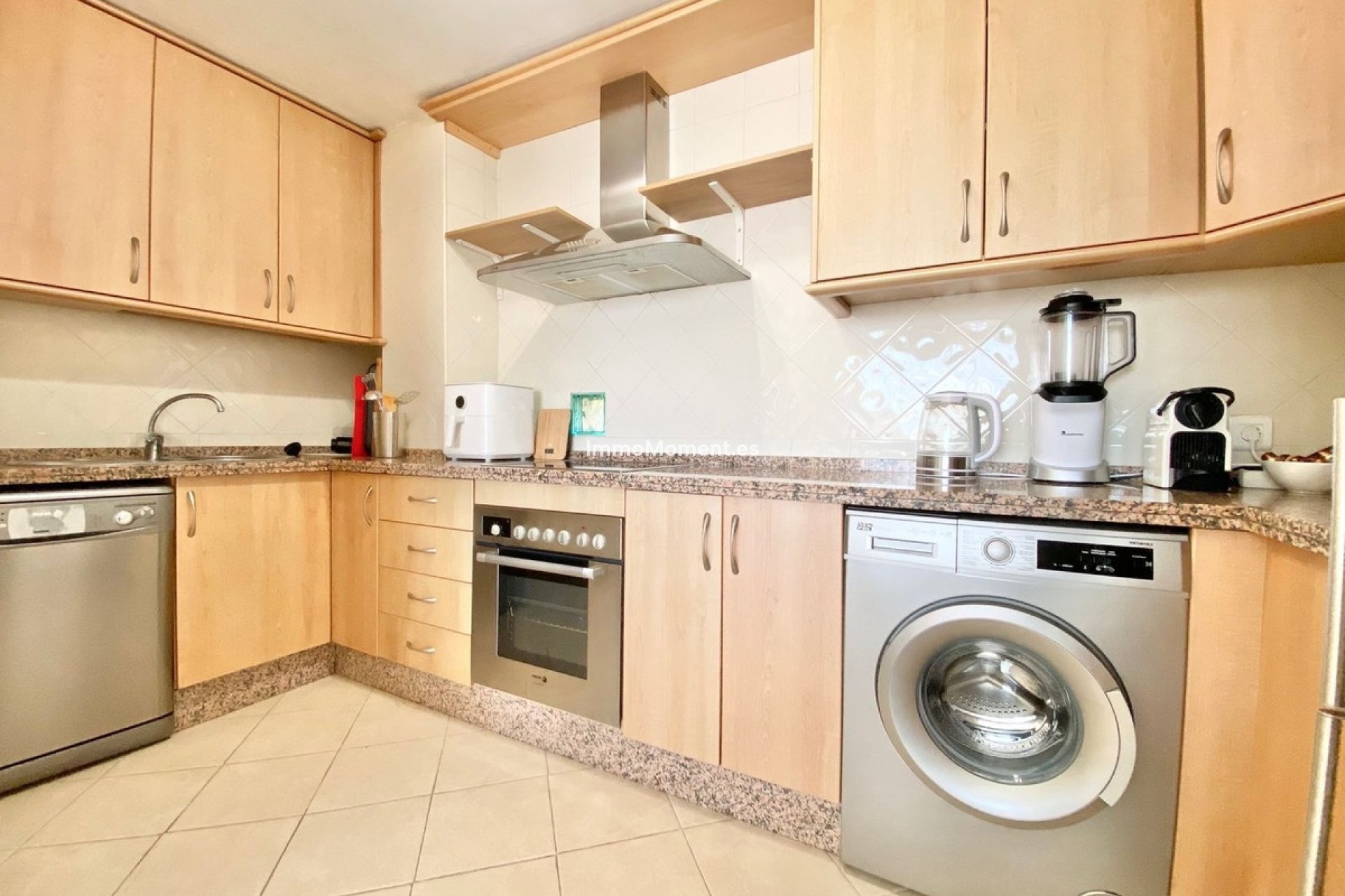 Resale - Apartment - Marbella - Elviria