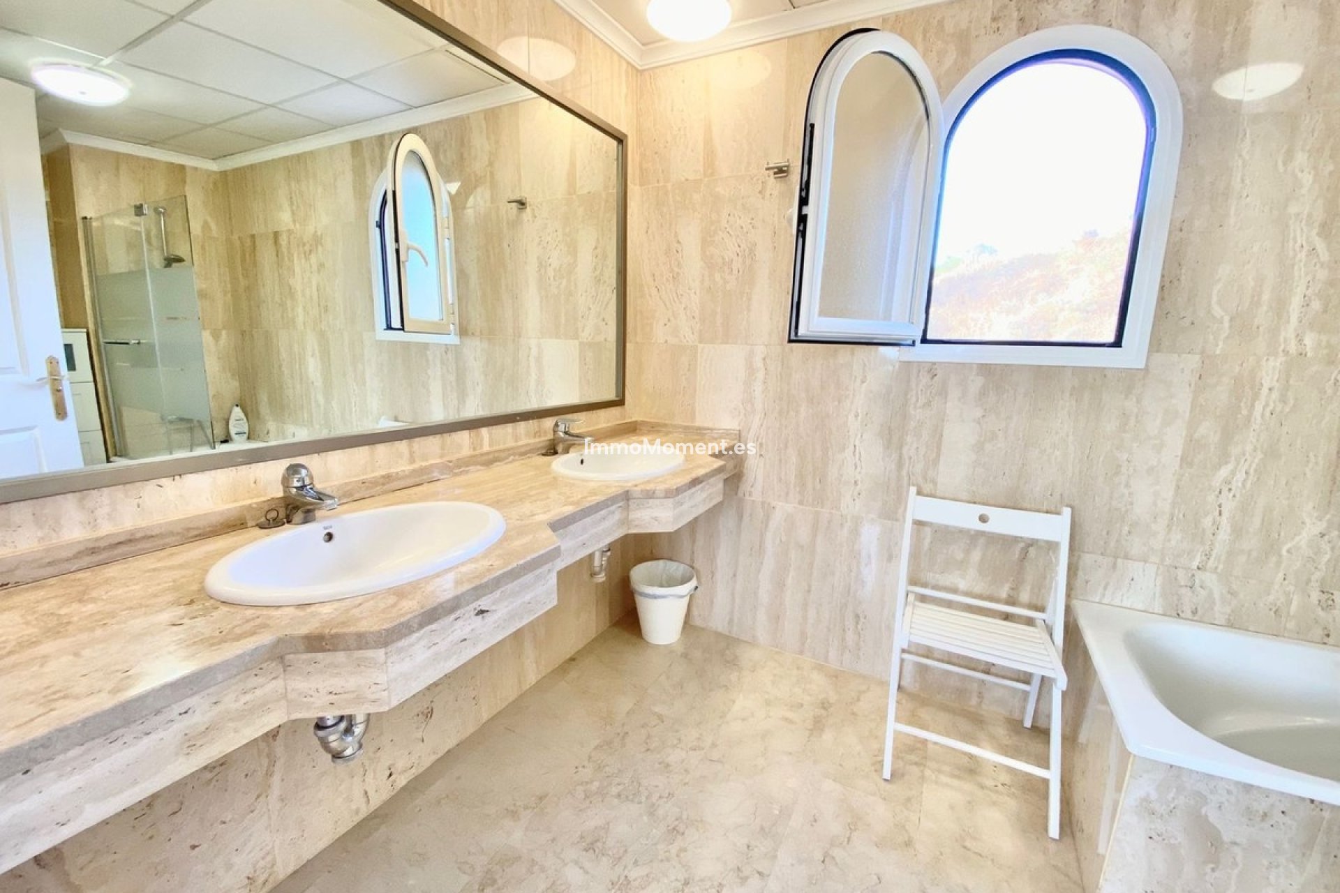 Resale - Apartment - Marbella - Elviria