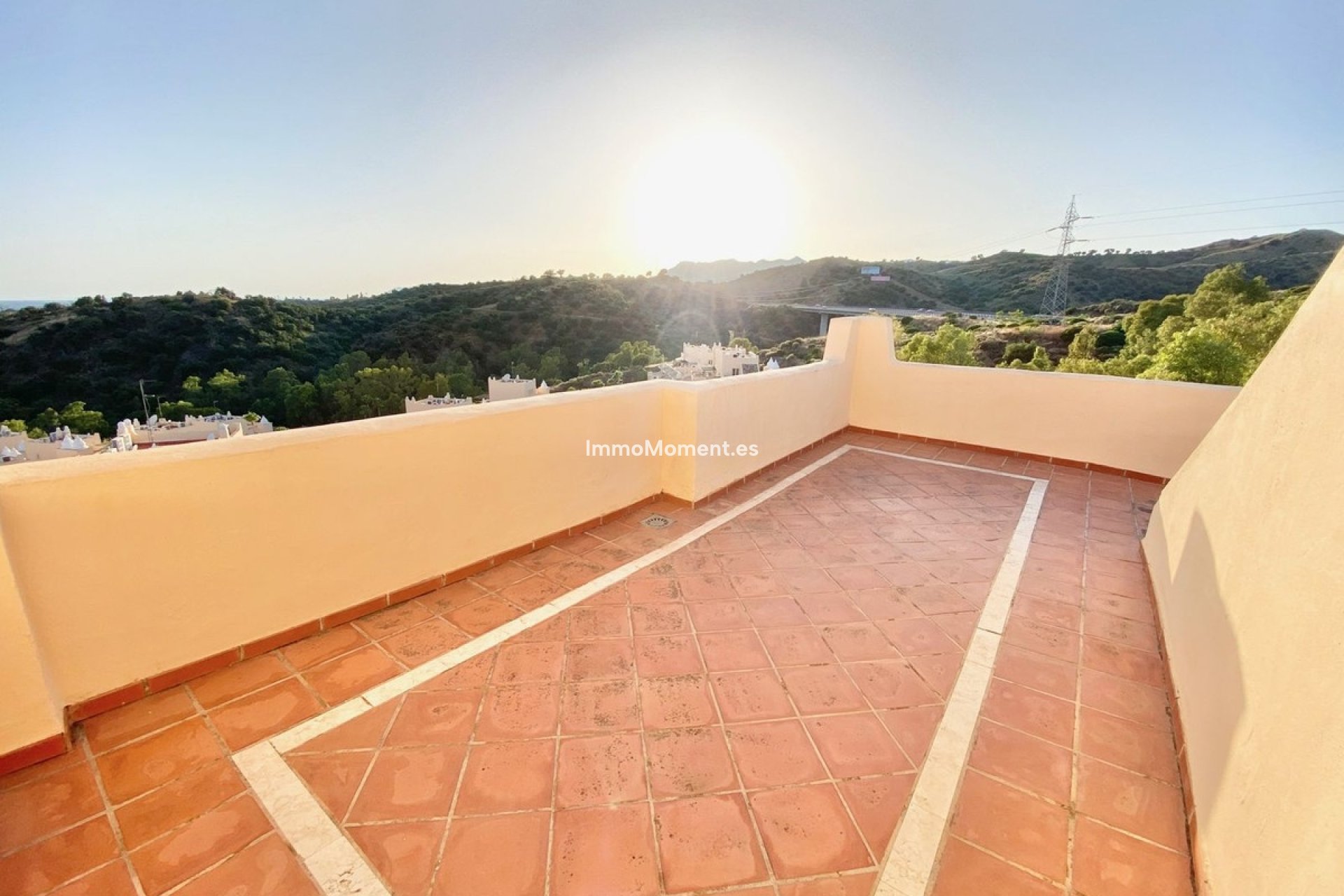 Resale - Apartment - Marbella - Elviria