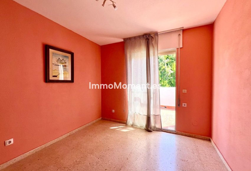 Resale - Apartment - Marbella - Elviria