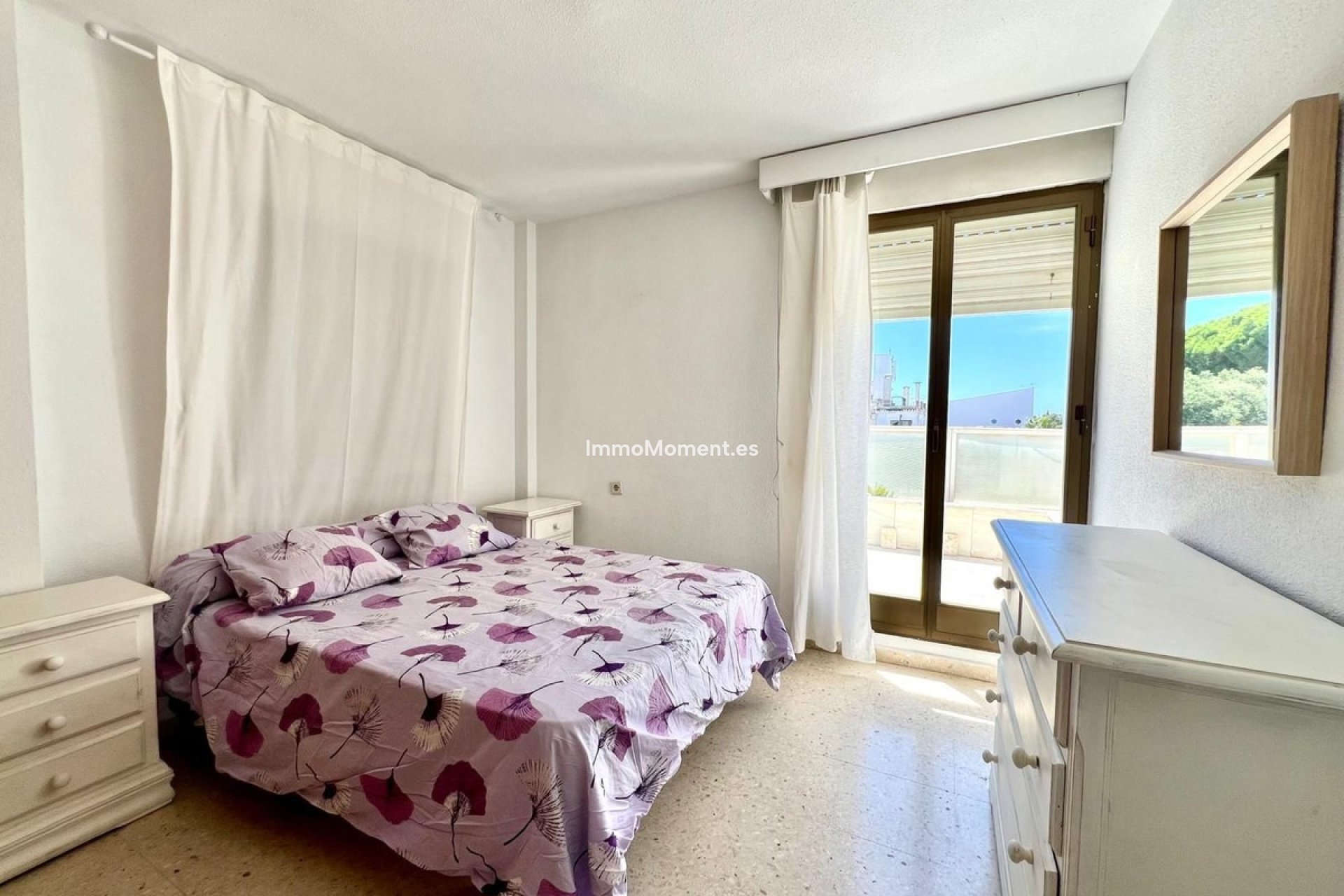 Resale - Apartment - Marbella - Elviria