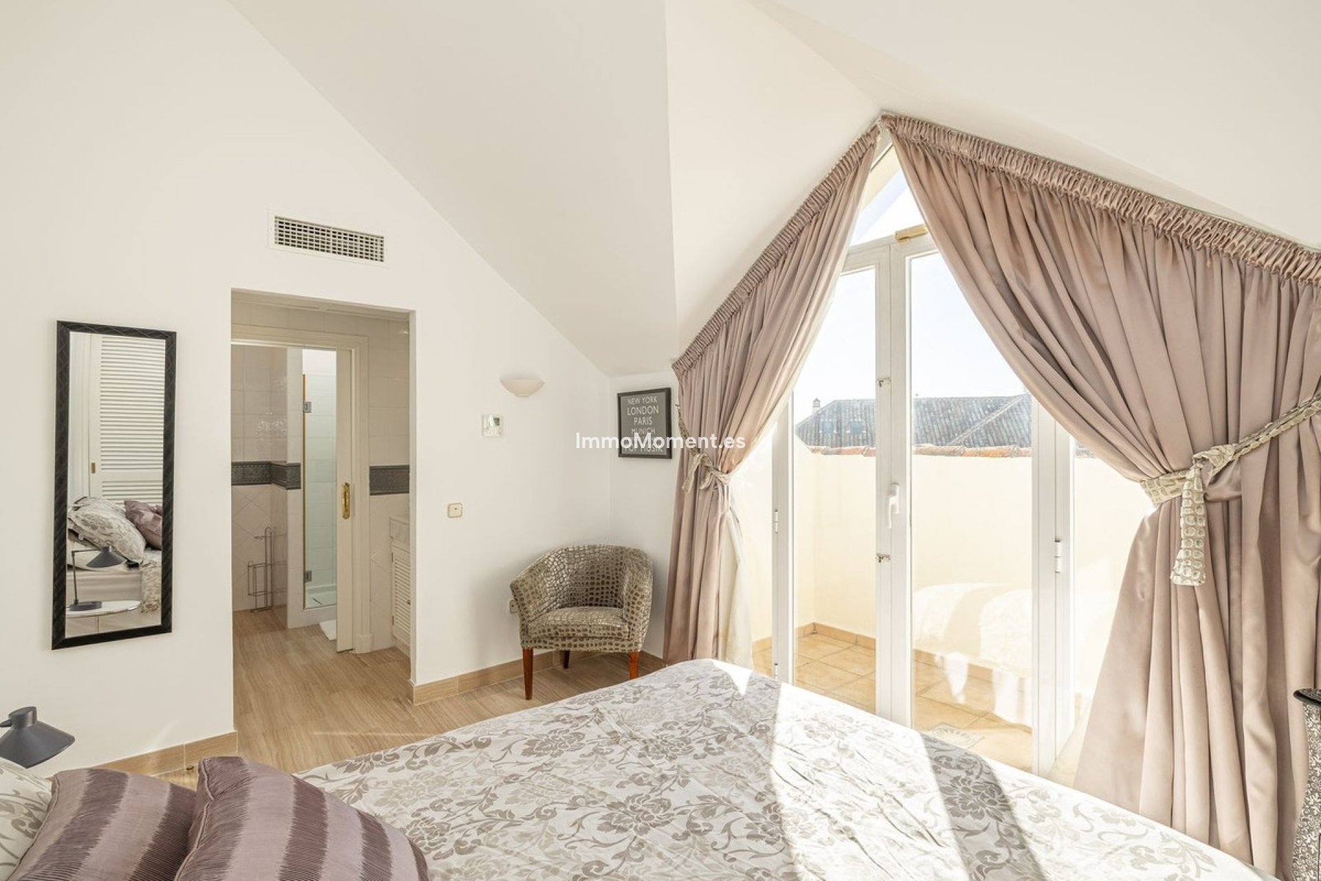 Resale - Apartment - Marbella - Elviria