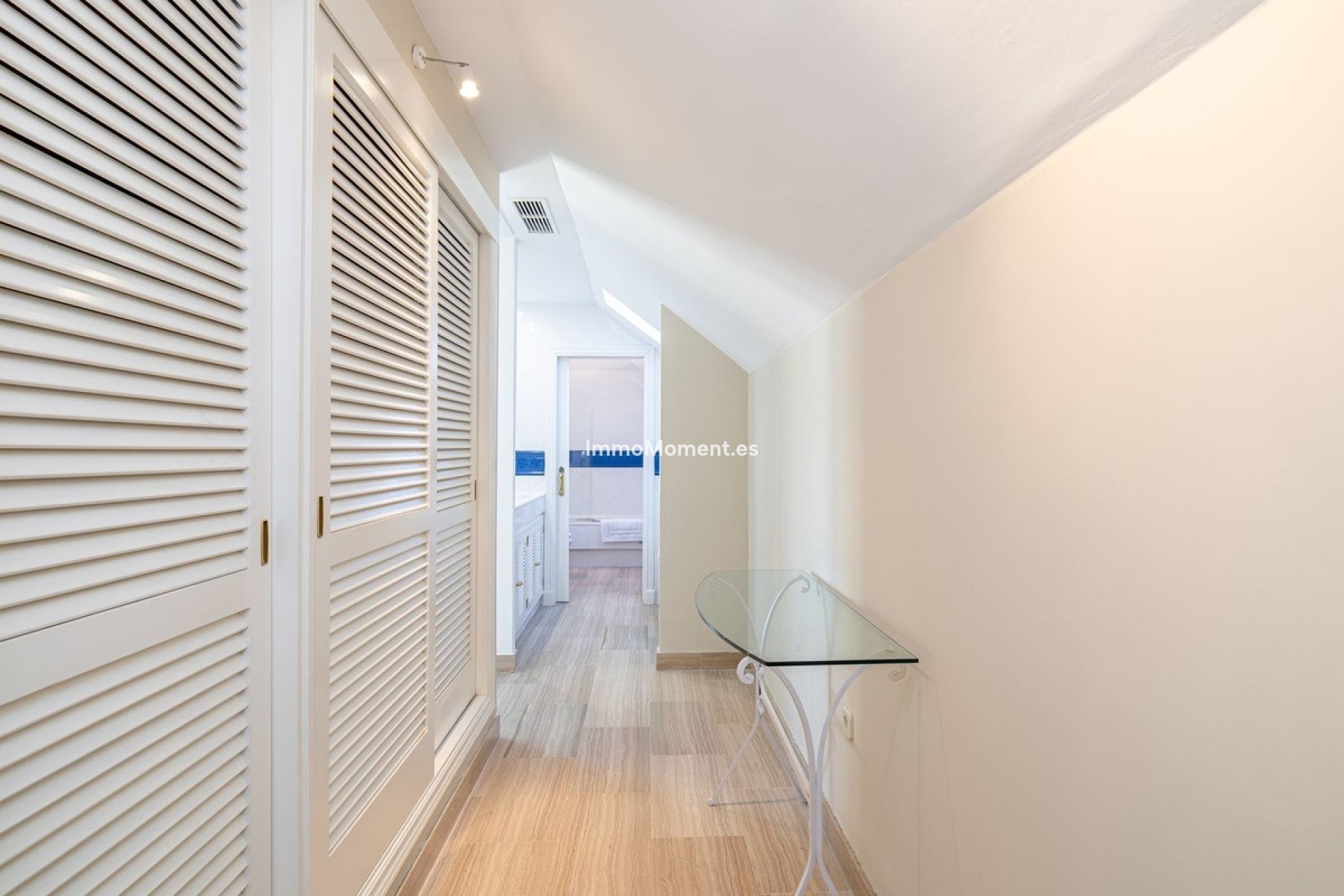 Resale - Apartment - Marbella - Elviria