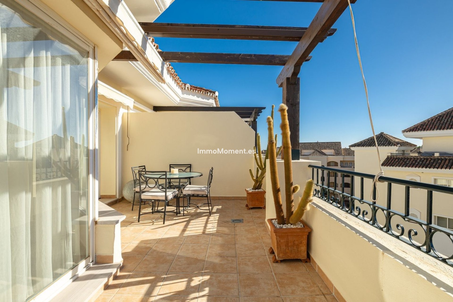 Resale - Apartment - Marbella - Elviria