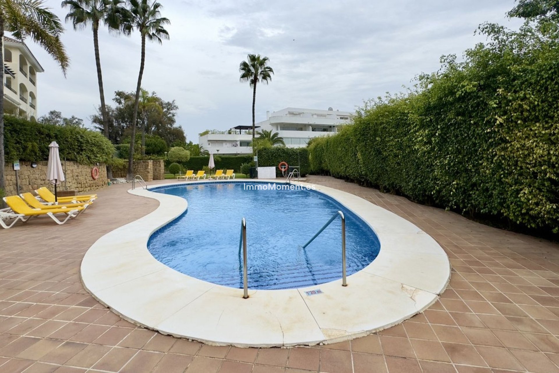 Resale - Apartment - Marbella - Elviria
