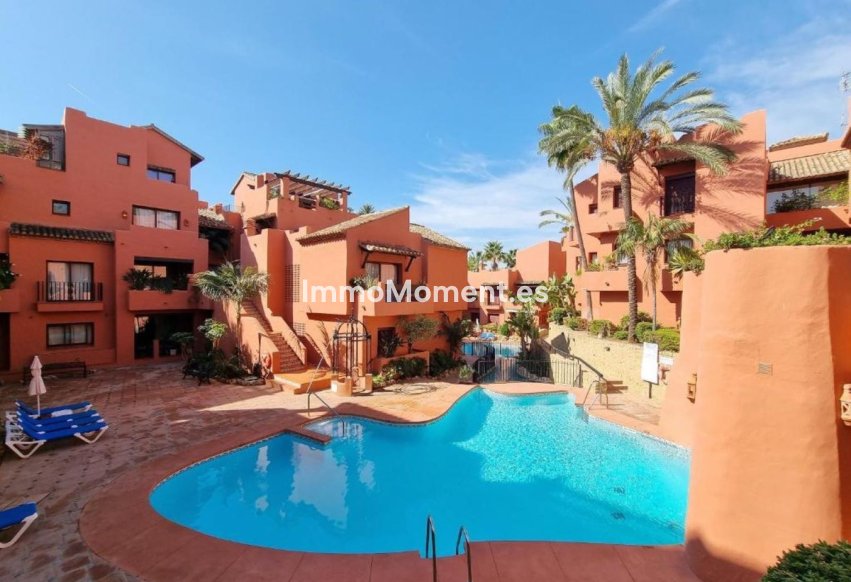 Resale - Apartment - Marbella - Elviria