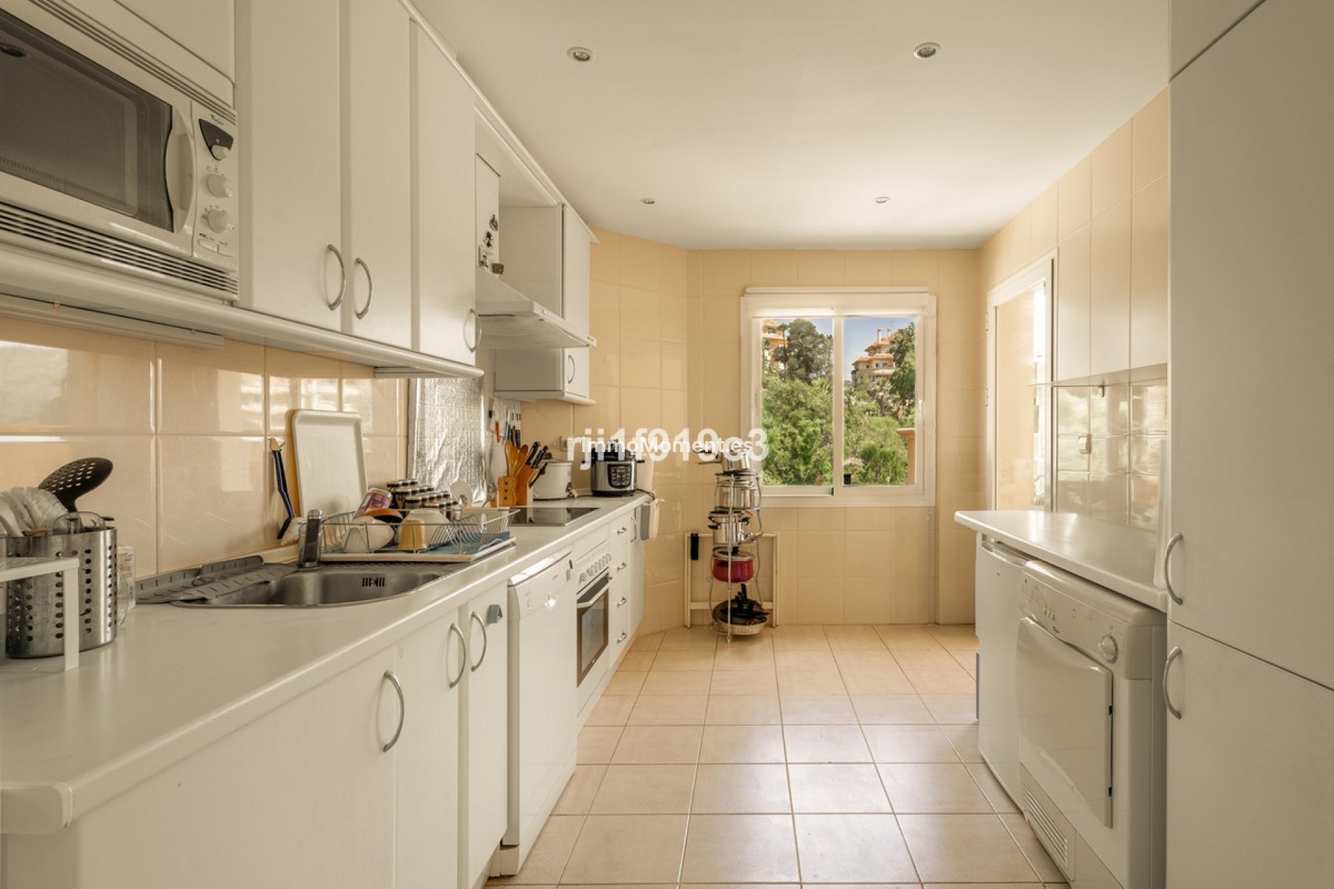 Resale - Apartment - Marbella - Elviria