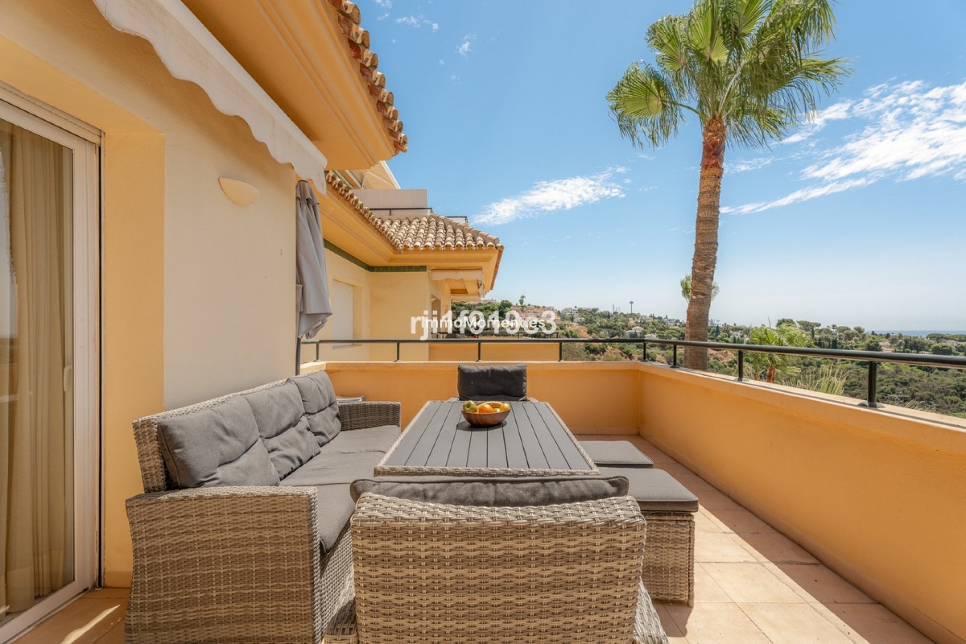 Resale - Apartment - Marbella - Elviria