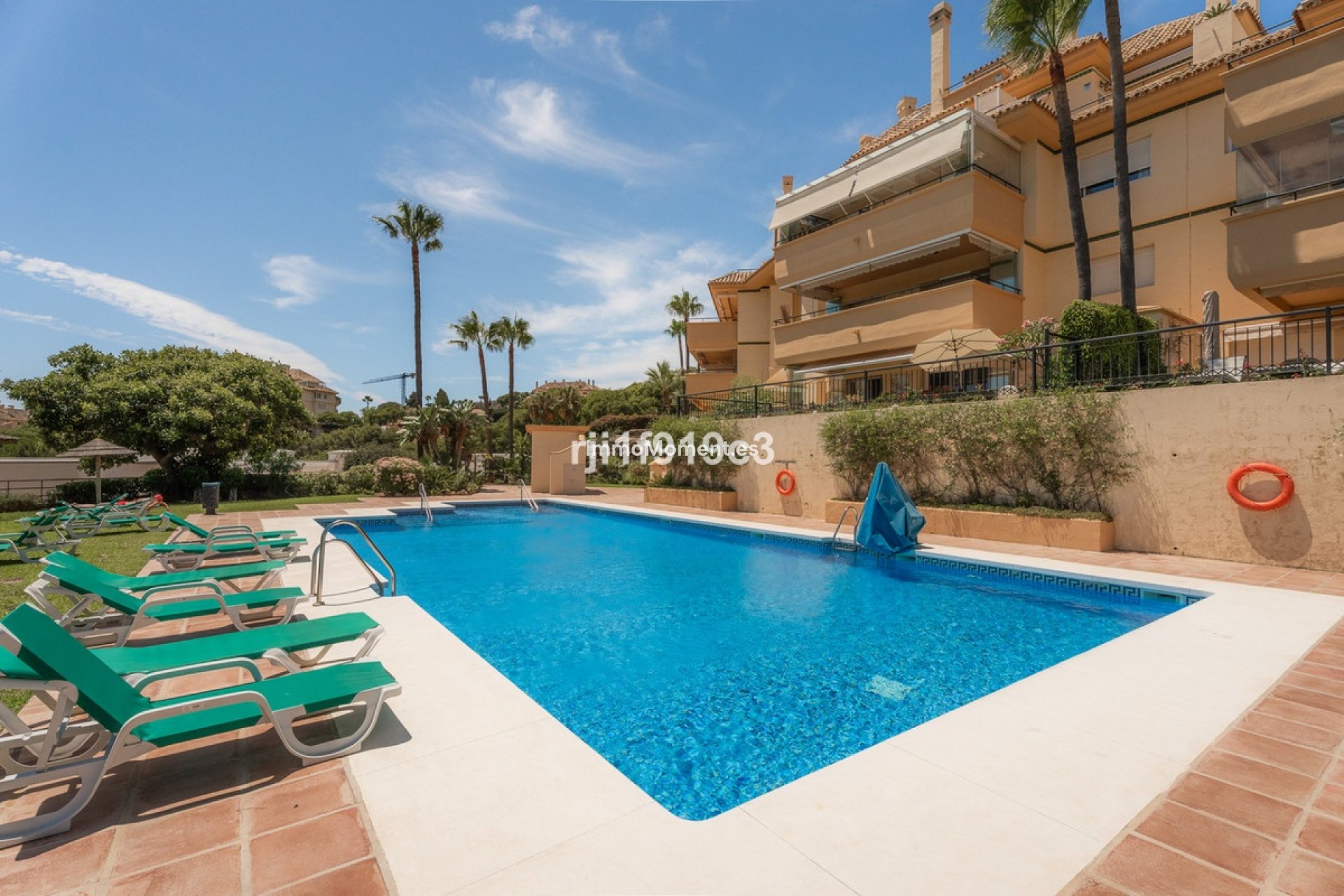 Resale - Apartment - Marbella - Elviria